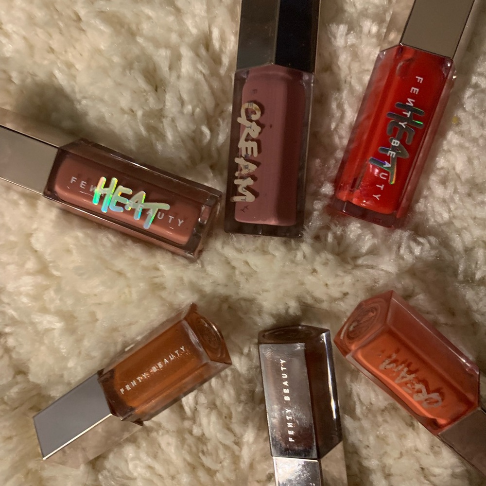 Fenty gloss LOVE Rihanna so I wanted to love these glosses don’t work for me :(